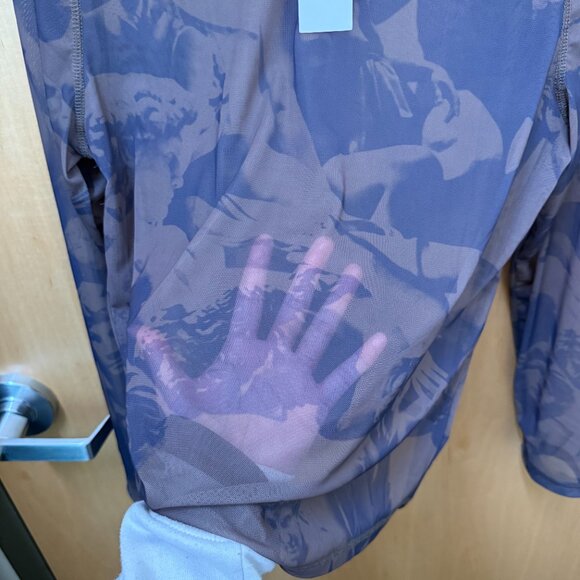 Urban Outfitters sheer mesh statue print long sleeve top womens small NWT - Picture 2 of 4